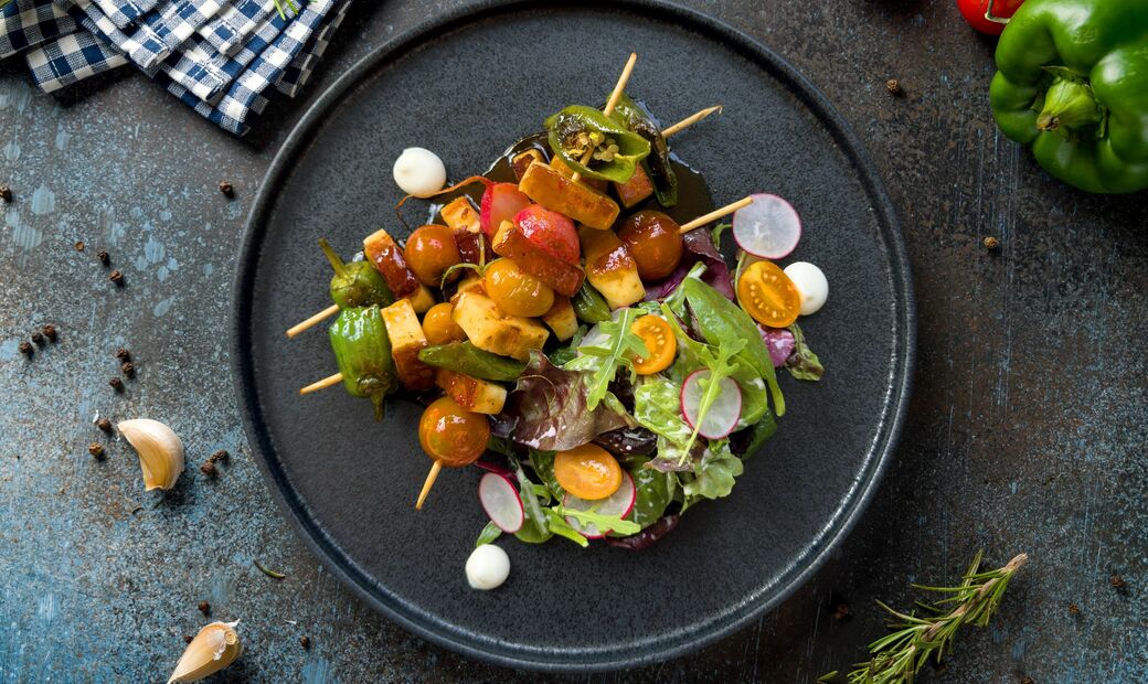 Snídaňový špíz s halloumi a bylinkami Snídaňový špíz s halloumi a bylinkami